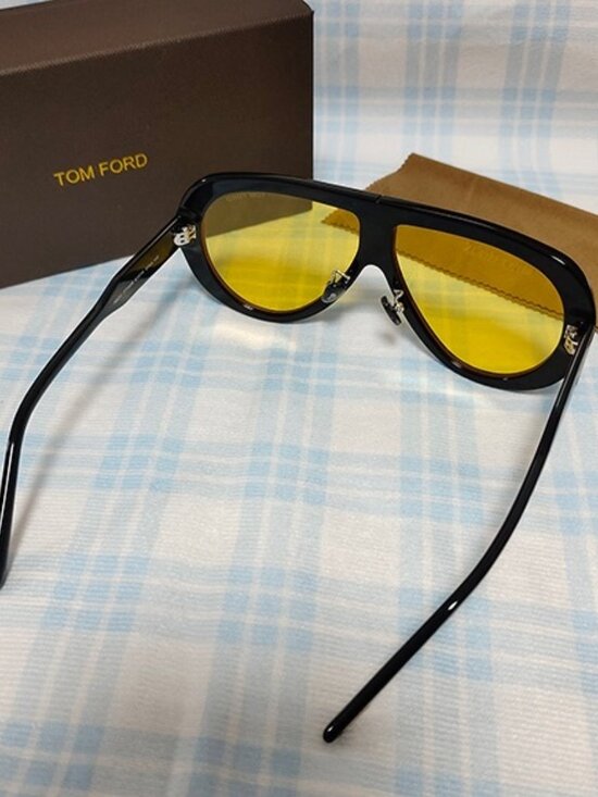 Tom Ford Black Frame Sunglasses with Yellow Lenses?️ main image 7
